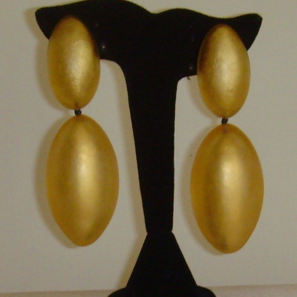 MONIES Frosted Lucite Over Gold Foil Dangle Clip-On Earrings - Picture 3 of 15